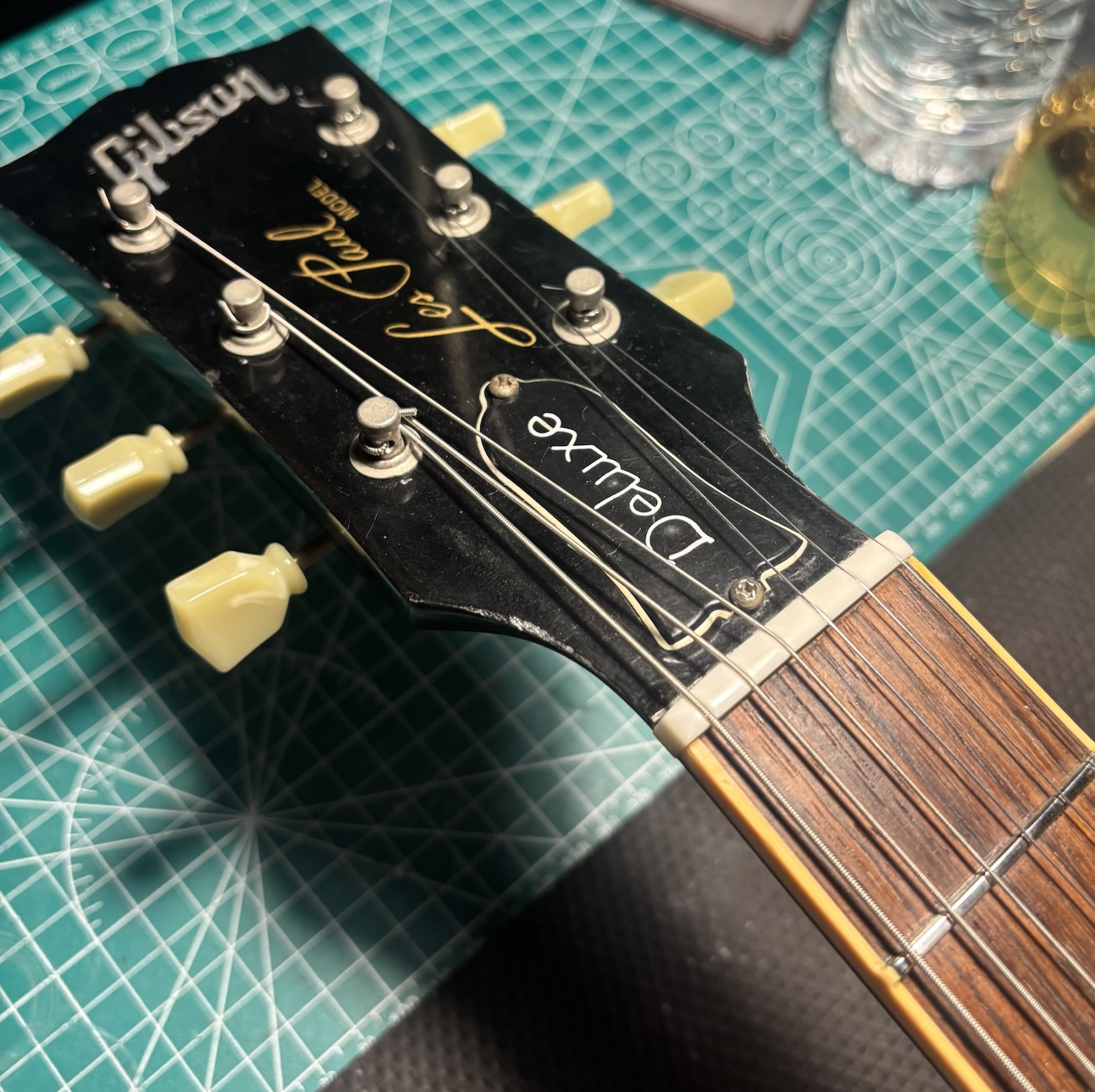 Black Les Paul guitar