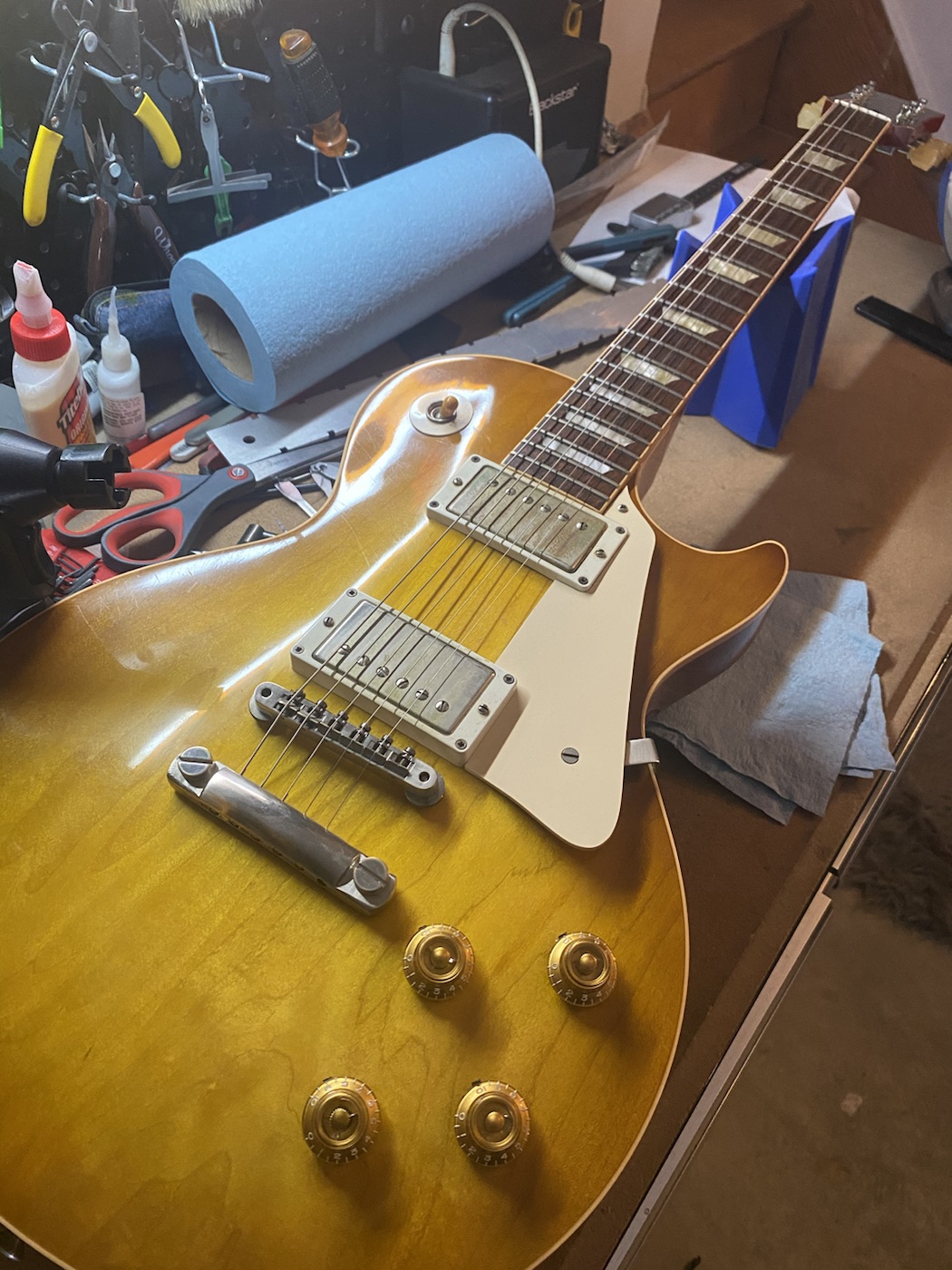 Goldtop Les Paul guitar