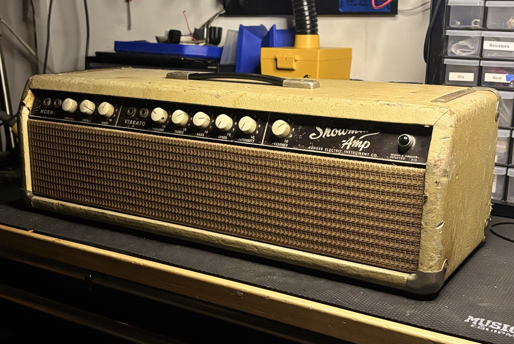 1963 Showman 6G14-A amplifier